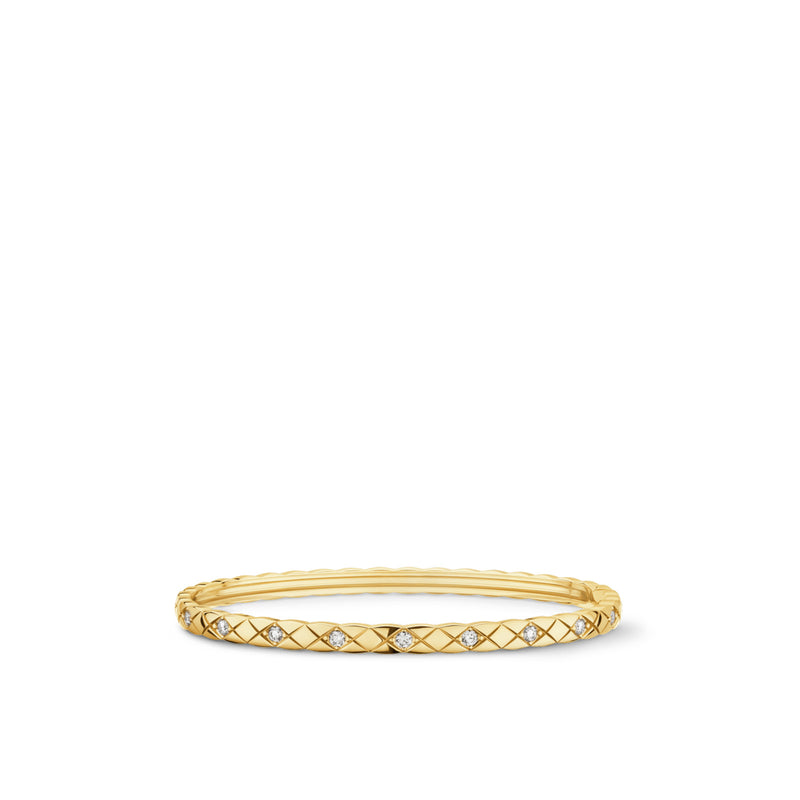 CHANEL Coco Crush Bracelet-Quilted motif, mini version, 18K yellow gold with diamonds.
