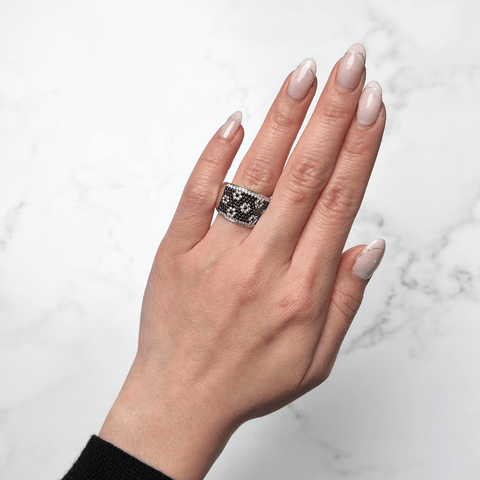 Bez Ambar Black and White Flower Wide Diamond Ring-Bez Ambar Black and White Flower Wide Diamond Ring - LPB11FLBW