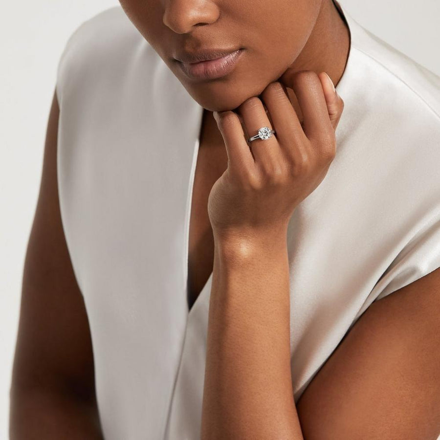 De Beers Classic Round Brilliant Diamond Ring - J1EX01B10P52