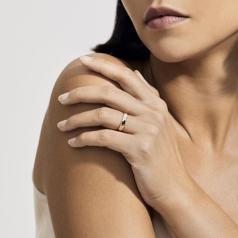 De Beers Wide Court Band, 4mm - J1BF03XXXK52