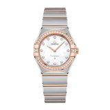 Omega Constellation 28mm-Omega Constellation Quartz 28mm - 131.25.28.60.55.001 - Omega Constellation Quartz in a 28mm stainless steel/Sedna gold diamond bezel case with white mother-of-pearl dial, featuring diamond markers and quartz movement.