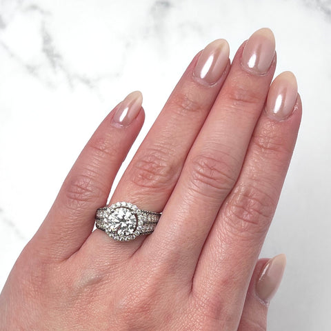 Round-cut Diamond Ring-Round-cut Diamond Ring - DRJST00125