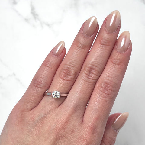 Round-cut Engagement Ring-Round-cut Engagement Ring - DRJST00869