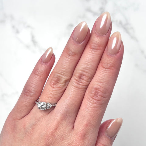 Round-cut Engagement Ring-Round-cut Engagement Ring - DRJST02302
